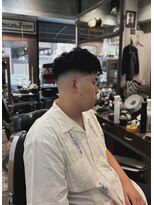 カムレイド フォー ライフ(COMRADE 4 LIFE)&nbsp;伸ばす途中のパーマ&スキンフェード メンズカット　担当松尾