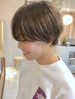 ワール(whirl.)&nbsp;うざバングから始まるハンサムショート×パールベージュ☆