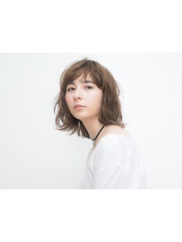 30代のファーストグレイも◎乾かすだけで決まるスタイル創りで、育児や仕事で忙しい女性からの支持多数♪