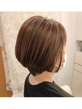 パシフィックダズールバトン(Pacific Dazzle baton) PD神戸☆３０代４０代５０代 大人髪前下がり上品ショート