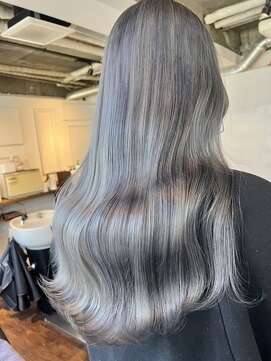 トロニー(TLONY) ブルーシルバー　ブリーチ　stylist/miaki