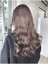 リア(riah) ダブルカラーミルクティーベージュレイヤーカット韓国ヘア