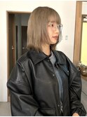 やわらかベージュ