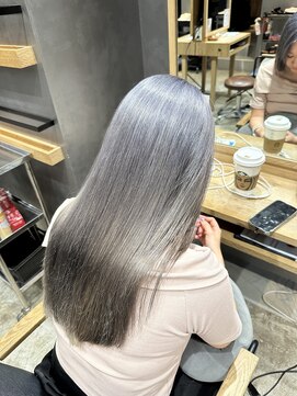 アイニティ(Inity) シルバーアッシュ｜白っぽい透明感ハイトーン