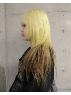 オーオシカシカスペース(OOO YY Space) 黄色と茶色のグラデーションカラー/ケアブリーチカラー