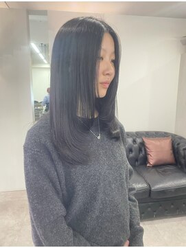 グランドライン(GRAND LINE) 《GRANDLINE友田千栄》韓国風レイヤーカット　ブルーブラック