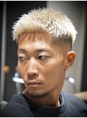 MEN'S/ハイトーン×アップバングショート×フェード