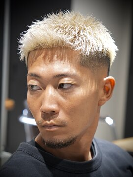 メッツ 原宿(METS) MEN'S/ハイトーン×アップバングショート×フェード