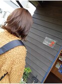 外ハネCカールショート×顔回りボリュームブリーチなしカラー