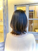 エイミーバイアフロート(amie  by afloat)&nbsp;ひし形シルエット◎くびれレイヤーで小顔に