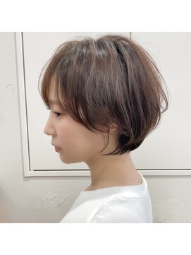 ビュー フクオカ(VIEW FUKUOKA) モードに大人可愛いダークアッシュイメチェンショートボブ