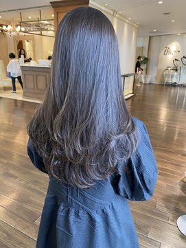 ザック ヴィ(ZACC  vie) レイヤーカット/セミロング/艶カラー/学割U24