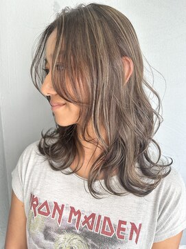 ジゼル(GiseL) レイヤーカット　ハイライト　ダブルカラー