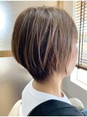 白髪ぼかしハイライト×クールショートボブ