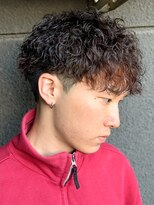 スパイラルパーマツイストパーマアップバング短髪メッシュ