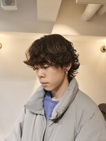 シーンバイラッド ヘルム(SCENE by RAD helm)&nbsp;緩めでラフな動きがでるシャドーパーマ