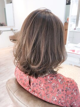 リプル(Ripple) 【リアルサロンワーク】プチレイヤーミディ×ヌーディベージュ