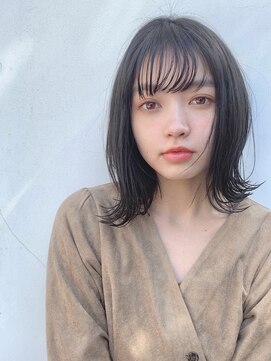 ラミ(L'ami) 【東 純平】揺れ動く質感 大人外はねミディ