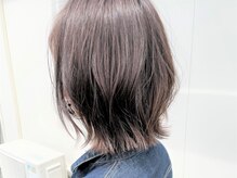 明るい白髪染め。白髪をぼかすハイライトができます。