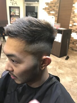 ヘアーメイク バレンタイン(hair make valentine) フェード アッシュカラー