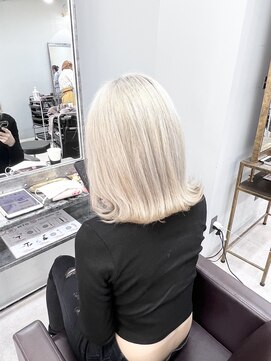 オズ 郡山桑野店(OZ) 【オズ】 #ブリーチ #ミルクティー #ホワイトベージュ