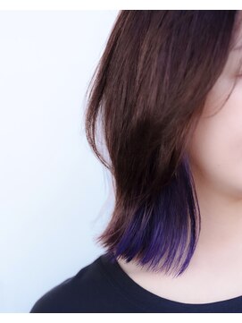 サロン マーニ(salon m ni) 紫インナーカラー/外ハネウルフボブ/オシャレ染めの白髪染め
