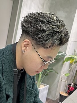 スキルセカンドハウス 天神(SKILL SECOND HOUSE) 毛流れセンターパート ハイライト