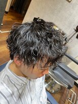 ヘアーワークス ボナ(HAIR WORKS bona.) メンズカット 黒髪ショート 波巻きスパイラル ツーブロック