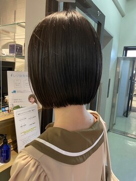 コワファースト長崎シャンプーボーイ 2nd(COIFF1RST 長崎 SHAMPOO BOY) ぱつっとボブ