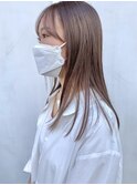 シアーベージュ×ストレートヘア