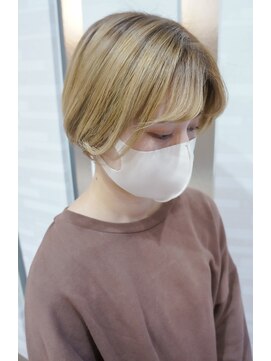 ムゥフ ヘアーアンドアイラッシュ(mouf hair&eyelash) 外国人風ブロンドヘア