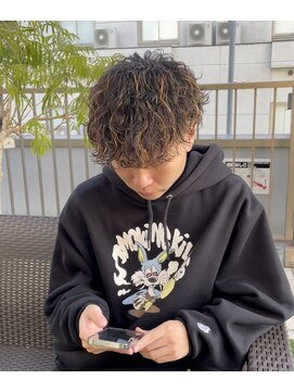 スキル(SKILL) 波巻きパーマ／ハイライト／マッシュ