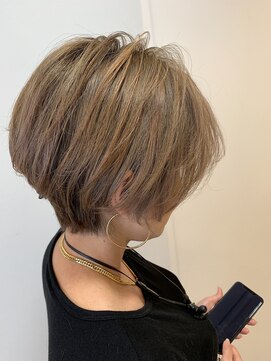 ライフ 忍ケ丘店(Lyfe) コンパクトショートハンサムショート_ミルクティーカラー_346