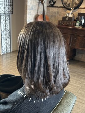 インデペンデンス(independence) カーキベージュ