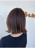 やわらかグレージュ