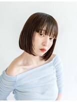 ココ 鷹匠(COCO) 艶のある、内巻きボブスタイル