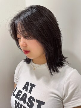 トリッカ 葉山(tricca) レイヤーで魅せるモードな印象