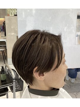 ハーツヘアーズ 五日市店(HEARTS hair's) 白髪にハイライトでアプローチしながらデザインを作るショート