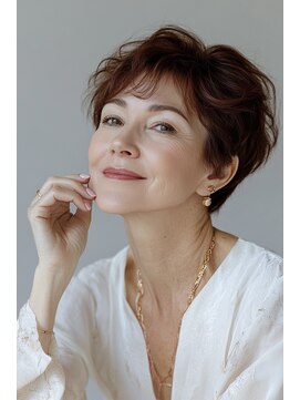 アヴァンス プロデュース バイ エガオ 大阪梅田店(AVANCE. PRODUCED by EGAO) 大人の女性に似合うショートカット+パーマ【40代50代60代髪型】