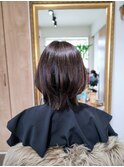 ショートレイヤーボブ　ハイトーンアッシュカラー