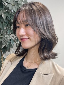 マノハル(MANOHARU) おおきめくびれミディアム　ナチュラルストレートパーマ