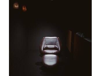 ジュディー(JuDy)の写真/癒される音楽と岩塩の照明のリラクゼーションルームでヘッドスパを受けることができます♪