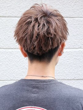 リタバイクロト(LITA by KUROT) 那覇/刈り上げセンターパート/波巻きツイストスパイラル