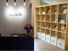 ヘアーアンドネイル ミルク(hair＆nail milk)の雰囲気（受付＆店販スペース☆）