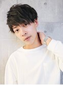 黒髪ナチュラル束感ショート