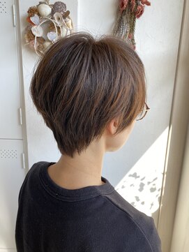 ヘアーエポック(hair epoque) 耳掛けハンサムひし形ショート