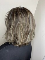 モルニ(MORNI)&nbsp;ハニーイエロー_マロンベージュ Aラインボブ かきあげ