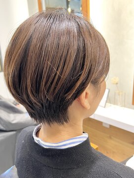 ノーベンバー(NOVEMBER) 【少しウエイト高めのショートボブ】30代、40代