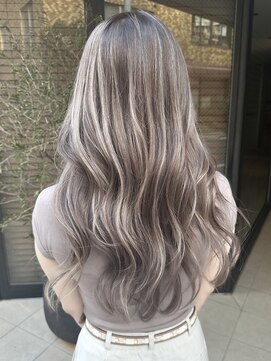 ヨロ 小岩(YOLO) ハイライトカラーミルクティーベージュケアブリーチダブルカラー