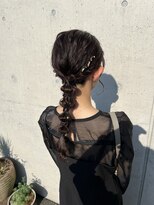 アチーブ ヘア デザイン(achieve hair design)&nbsp;編みおろしドレスヘア 結婚式 お呼ばれ 二次会成人式卒業式